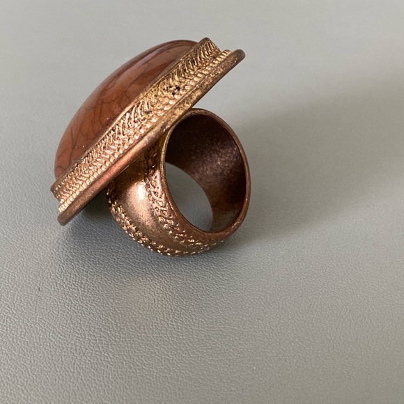 Brown + Golden ring. - Picture 2 of 4